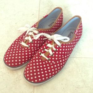 Women’s size 8 keds